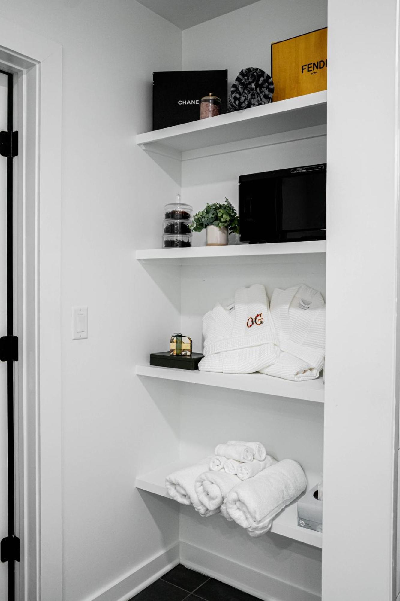 2-bed 2-bath Luxury Retreat *