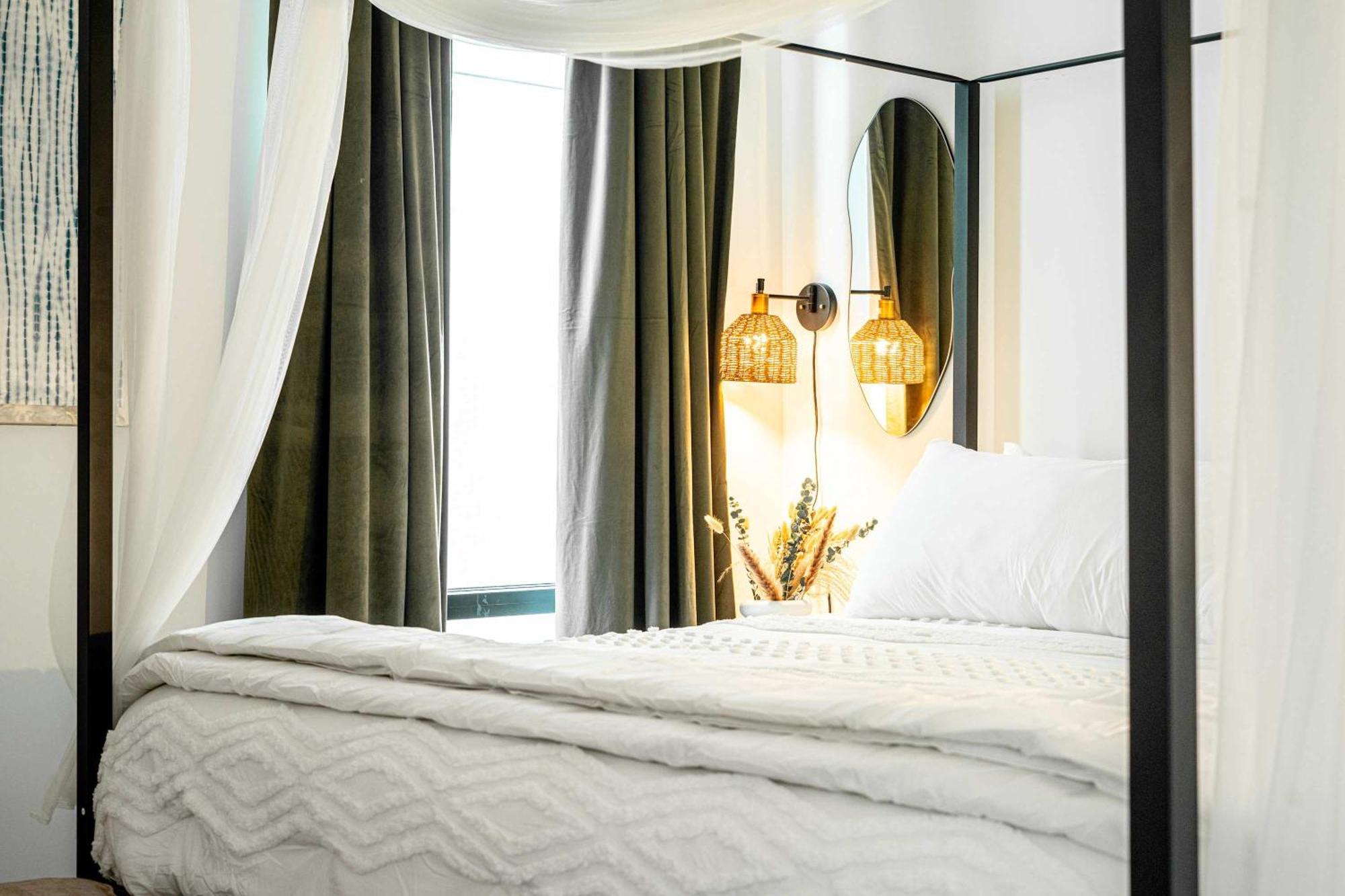 Apartment 2-bed 2-bath Luxury Retreat